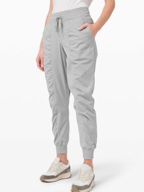 Lululemon Dance Studio Jogger
Silver Drop Size 4